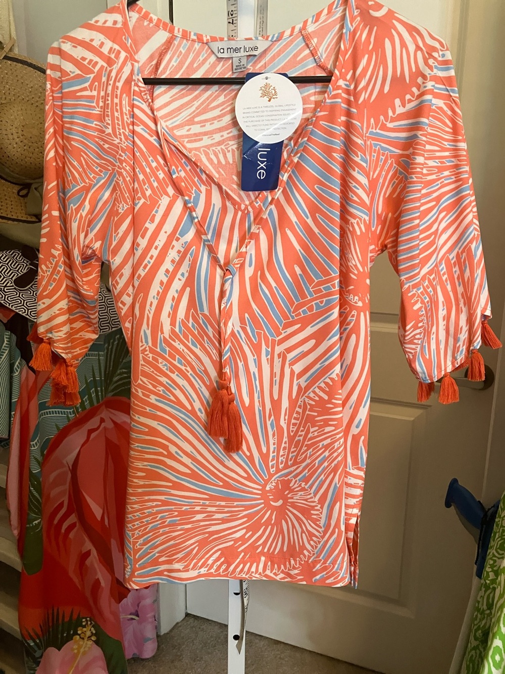 La Mer Luxe Coral Palm-Print V-Neck Tunic with Tassels